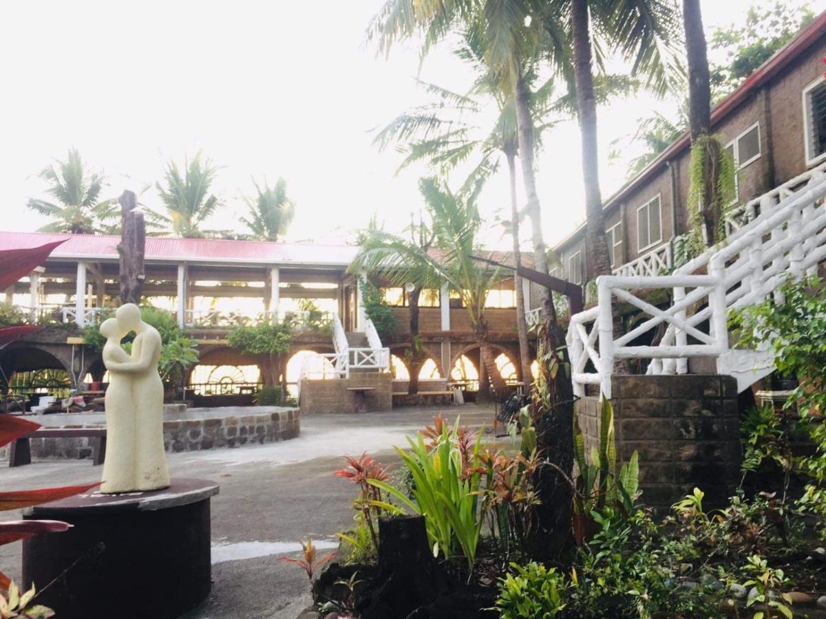 Sunbloom Beachfront Hotel And Restaurant Zambales Sinabacan Exterior photo
