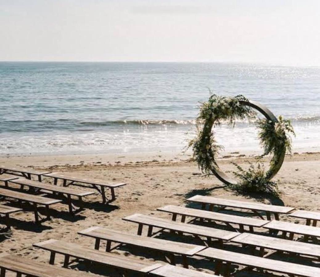 Sunbloom Beachfront Hotel And Restaurant Zambales Sinabacan Exterior photo