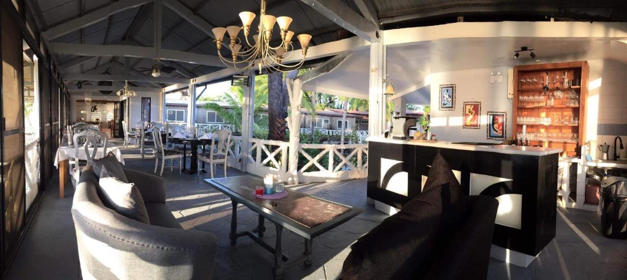 Sunbloom Beachfront Hotel And Restaurant Zambales Sinabacan Exterior photo