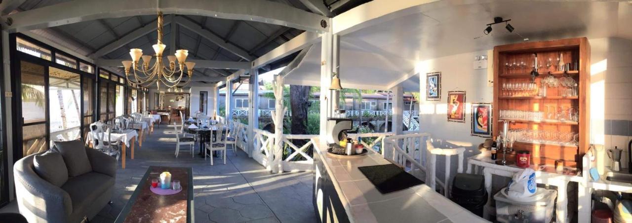 Sunbloom Beachfront Hotel And Restaurant Zambales Sinabacan Exterior photo