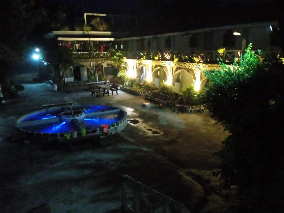 Sunbloom Beachfront Hotel And Restaurant Zambales Sinabacan Exterior photo