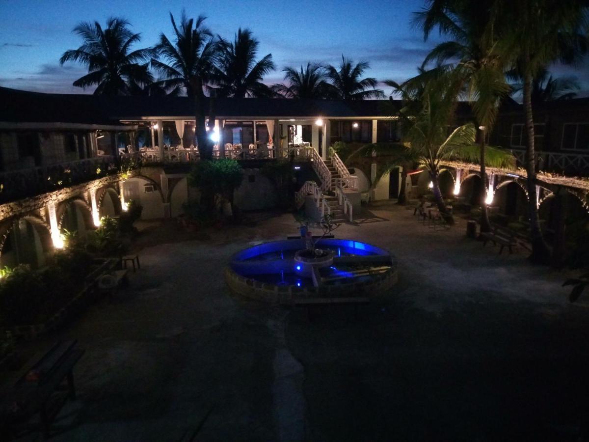 Sunbloom Beachfront Hotel And Restaurant Zambales Sinabacan Exterior photo