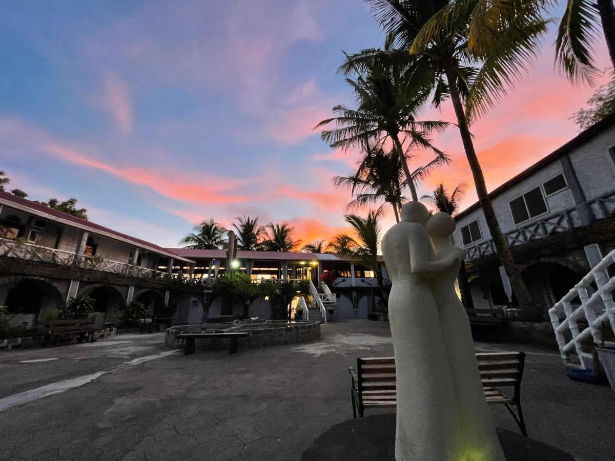Sunbloom Beachfront Hotel And Restaurant Zambales Sinabacan Exterior photo