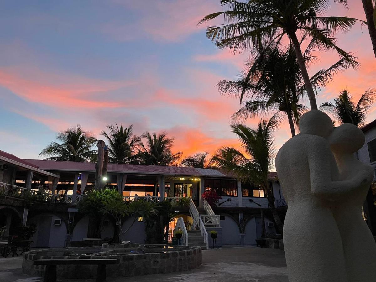 Sunbloom Beachfront Hotel And Restaurant Zambales Sinabacan Exterior photo
