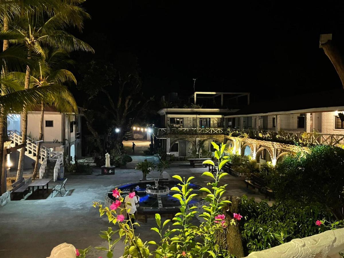 Sunbloom Beachfront Hotel And Restaurant Zambales Sinabacan Exterior photo
