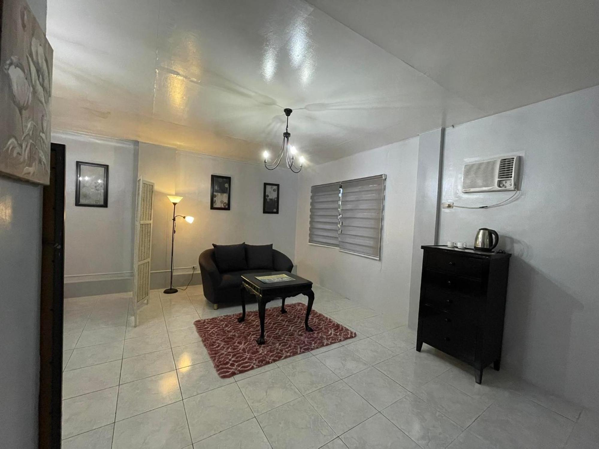 Sunbloom Beachfront Hotel And Restaurant Zambales Sinabacan Exterior photo